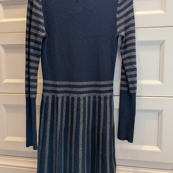 BCBG wool dress size XS - Picture 5 of 6